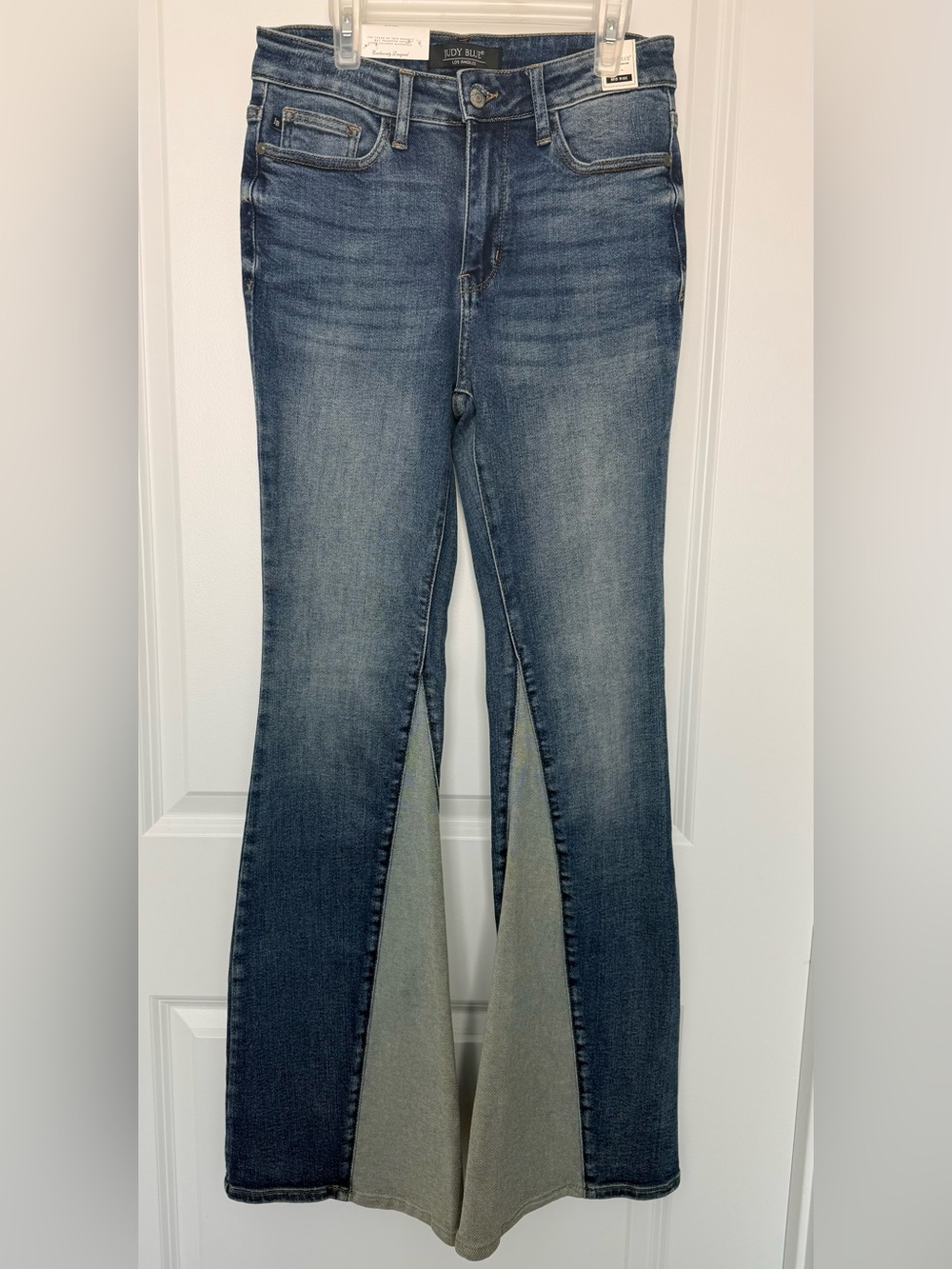 Judy Blue Groovy Babe Mid Rise Panel Flare Jeans 3/26 Style 88524 Medium Wash